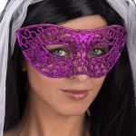 Maschera in plastica intagliata glitter viola