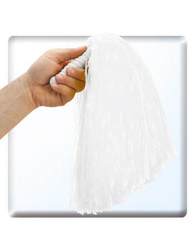 Pon pon bianco soffice tenuto in mano per costumi di Carnevale e travestimenti