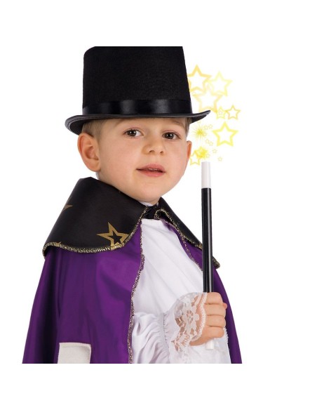 Bambino con bacchetta magica da mago, cappello nero e mantello viola per costume Halloween