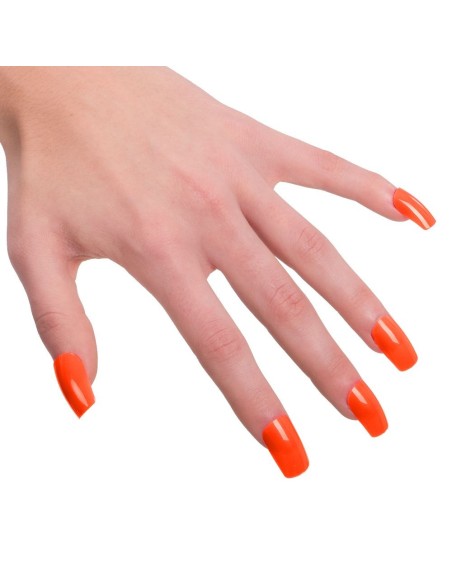 Unghie finte arancioni fluorescenti applicate su mano per Halloween e feste a tema