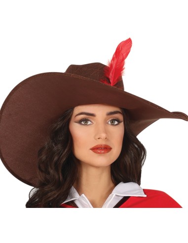 Costume moschettiere donna con mantello rosso, gilet marrone, cappello con piuma e camicia bianca