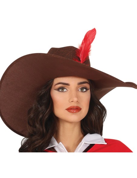 Costume moschettiere donna con mantello rosso, gilet marrone, cappello con piuma e camicia bianca