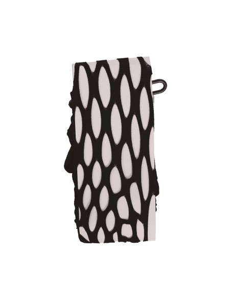 Calze a rete nere con maglia grande indossate, accessorio sexy per costumi e feste