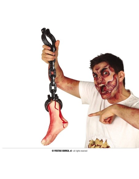 Piede tagliato insanguinato con catena metallica decorazione Halloween horror spaventosa