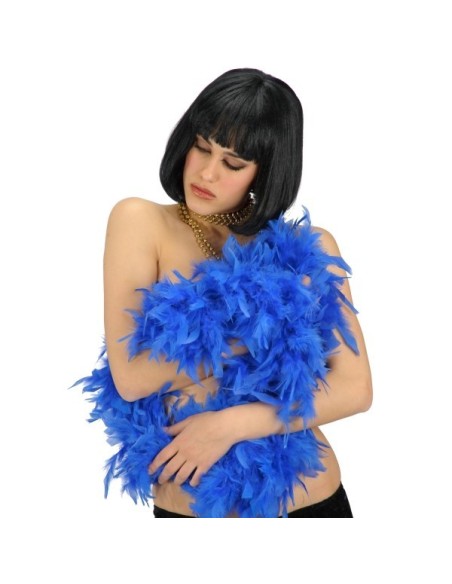 Boa di piume blu lungo 180cm indossato su abito nero per feste eleganti e spettacoli
