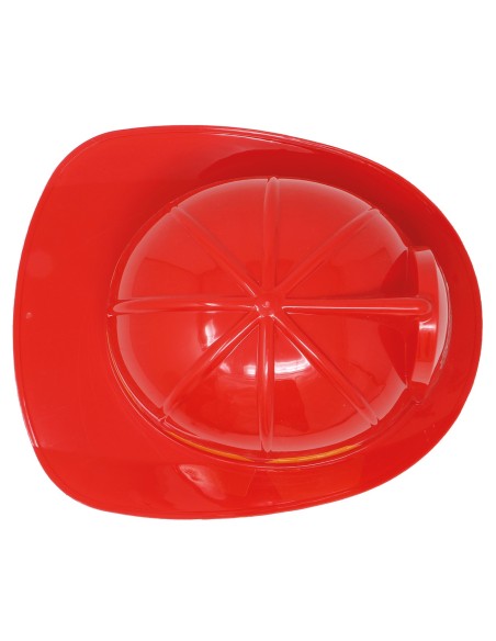 Casco pompiere rosso con stemma e visiera gialla indossato da uomo sorridente per travestimenti