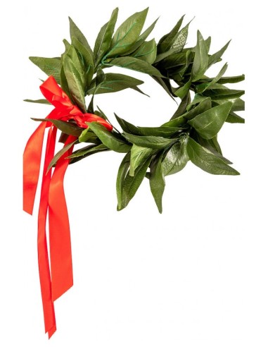 Corona alloro verde con nastro rosso per cerimonia laurea donna che indossa toga nera