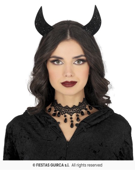 Cerchietto corna nere lucide indossato modella capelli castani trucco Halloween