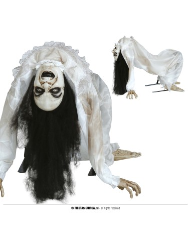 Decorazione Halloween donna posseduta animatronic con capelli neri veste bianca luci suoni movimento 140cm
