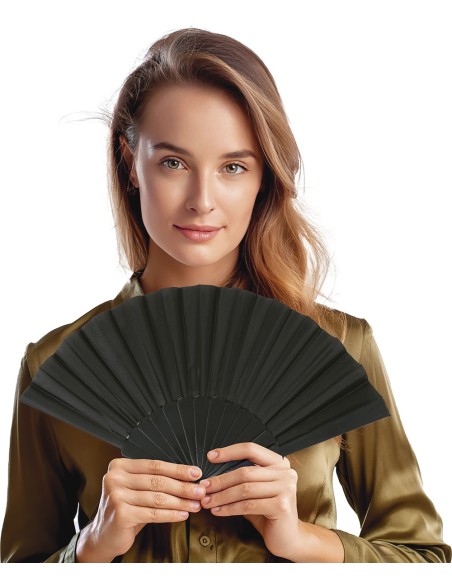 Ventaglio nero in tessuto aperto tenuto da donna per costumi e feste eleganti