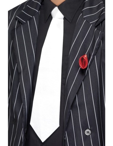 Cravatta bianca con elastico indossata su completo a righe scure per costume da gangster anni 30
