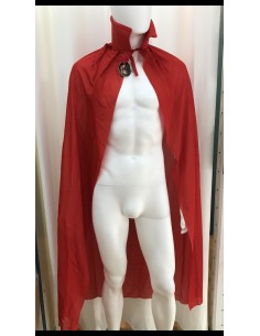 Mantello rosso lungo con colletto su manichino per costumi e travestimenti Halloween