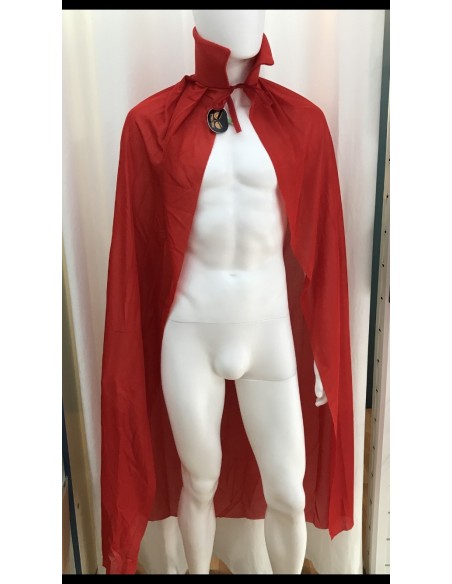 Mantello rosso lungo con colletto su manichino per costumi e travestimenti Halloween