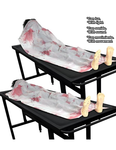 Cadavere con telo insanguinato su barella per decorazioni Halloween horror