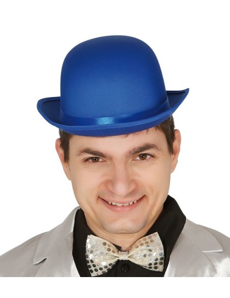 Bombetta blu classica indossata da uomo con papillon per costume d'epoca vittoriano